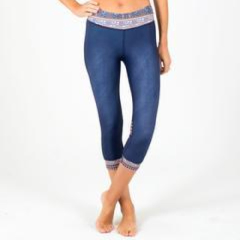 SHEBEEST Indie Convertible Capri Legging - Size M